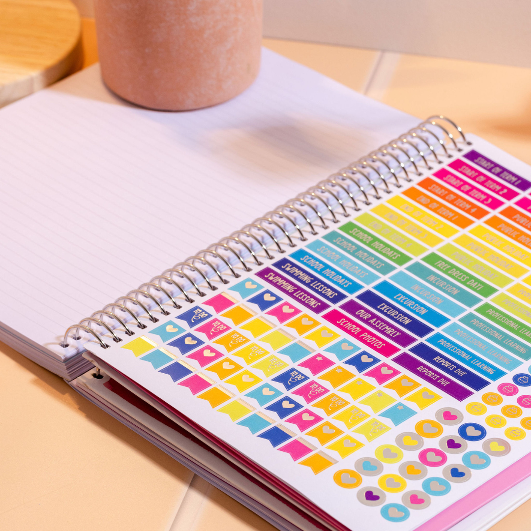 Daisies | 2024 Signature Weekly | Brights