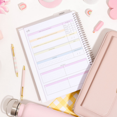 Daisies | 2024 Signature Weekly | Brights